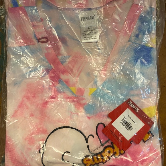 NWT TOONIFORMS DISNEY PEANUTS SCRUB TOP - Picture 2 of 2